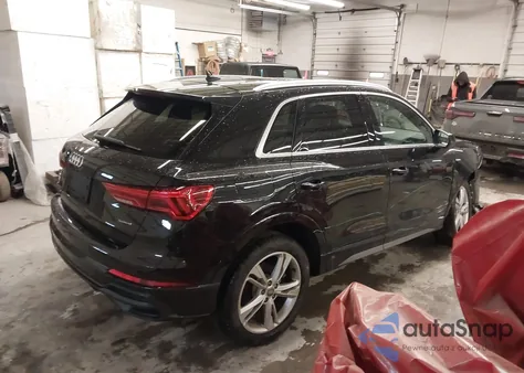 2021 Audi Q3 Premium 45 Tfsi S Line Quattro Tiptronic z USA, uszkodzony, nr VIN WA1DECF37M1004630